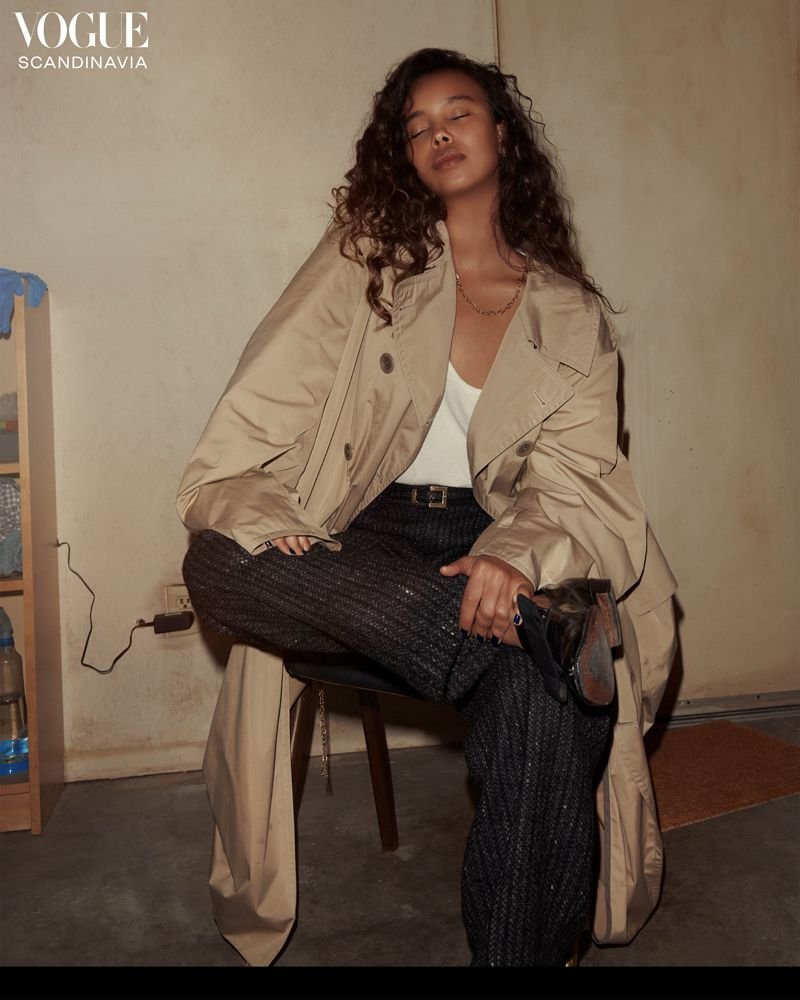 Alisha-Boe-by-Huge-Lippe-for-Vogue Scandinavia-January-2022 (4).jpg