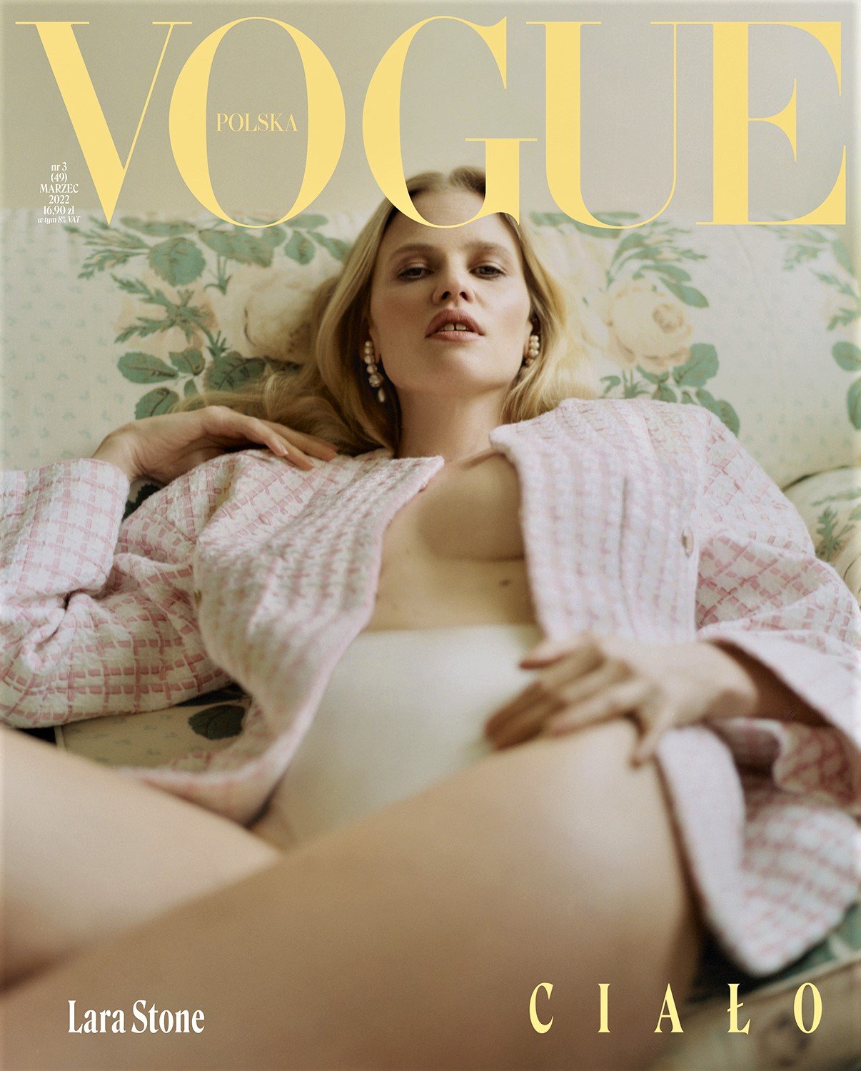 Lara-Stone-by-Ina-Lekiewicz-Vogue-Poland-March-2022 (3).jpg