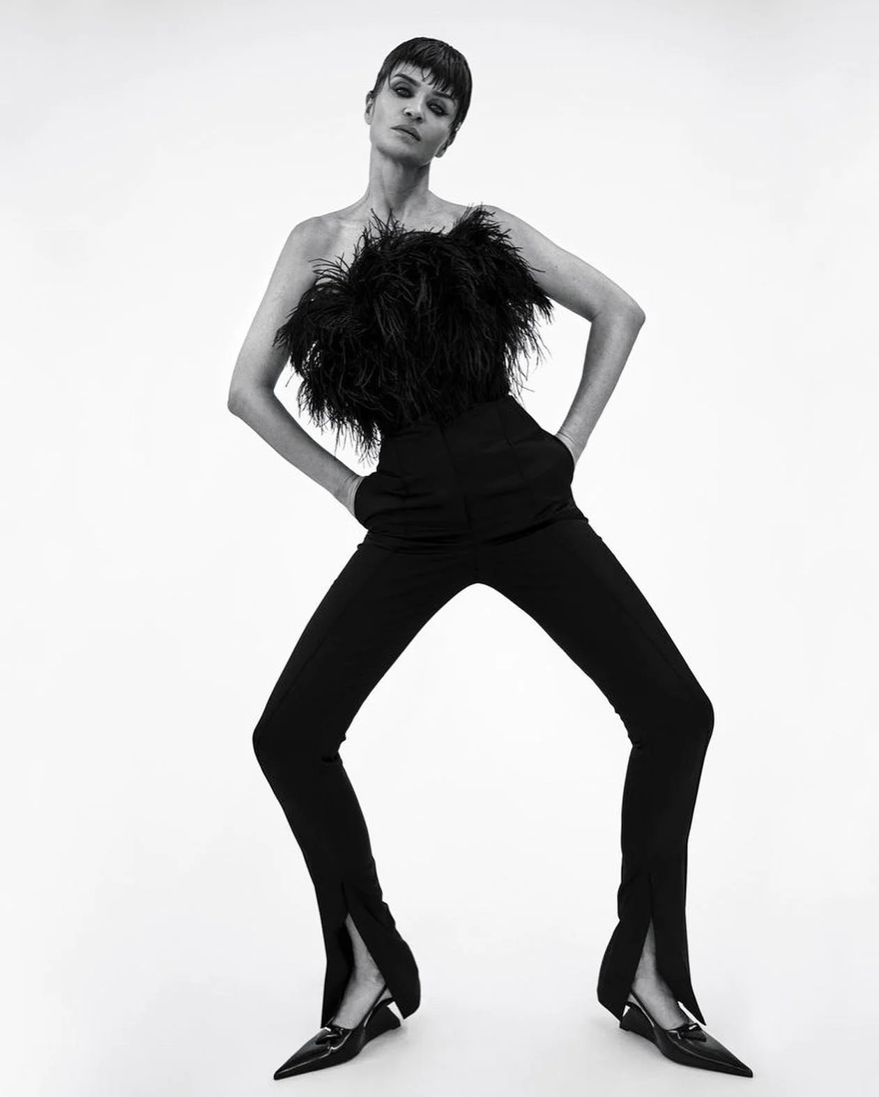 Helena-Christensen-by-Agata-Serge-Numero-Netherlands-April-2022 (17).jpg
