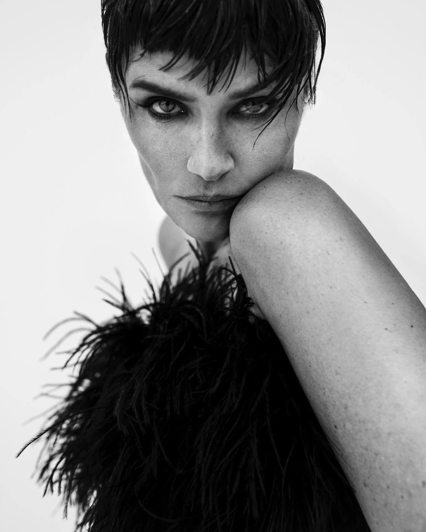 Helena-Christensen-by-Agata-Serge-Numero-Netherlands-April-2022 (18).jpg