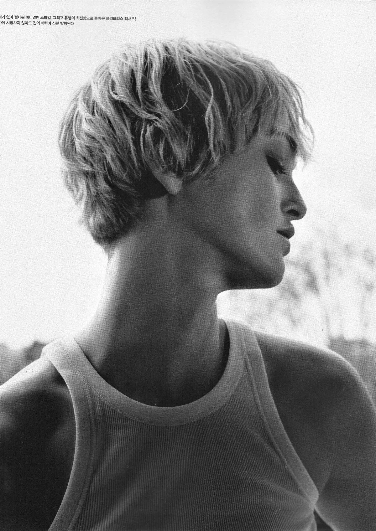 Jean-Campbell-by-Hyea-W-Kang-Vogue-Korea-May-2022 (11).jpg