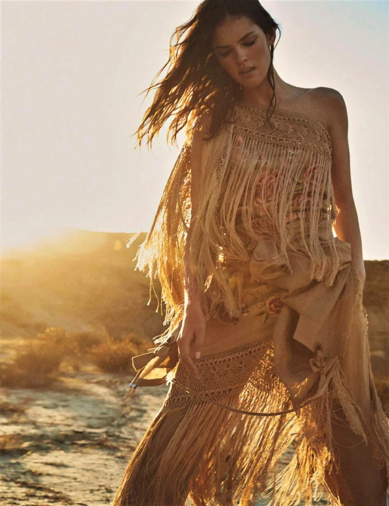 Matea-Brakus-by-Mario-Sierra-for-Elle-Spain-April-2022-1.jpg