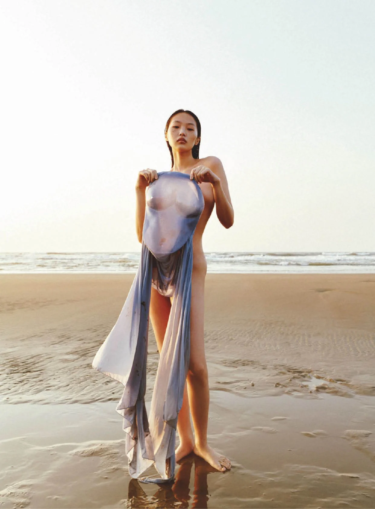Peng-Chang-by-Kuo-Huan-Kao-Vogue-Taiwan-May-2022 (3).jpg