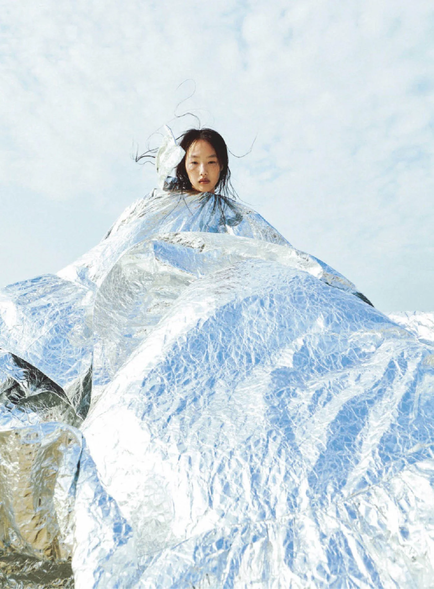 Peng-Chang-by-Kuo-Huan-Kao-Vogue-Taiwan-May-2022 (4).jpg