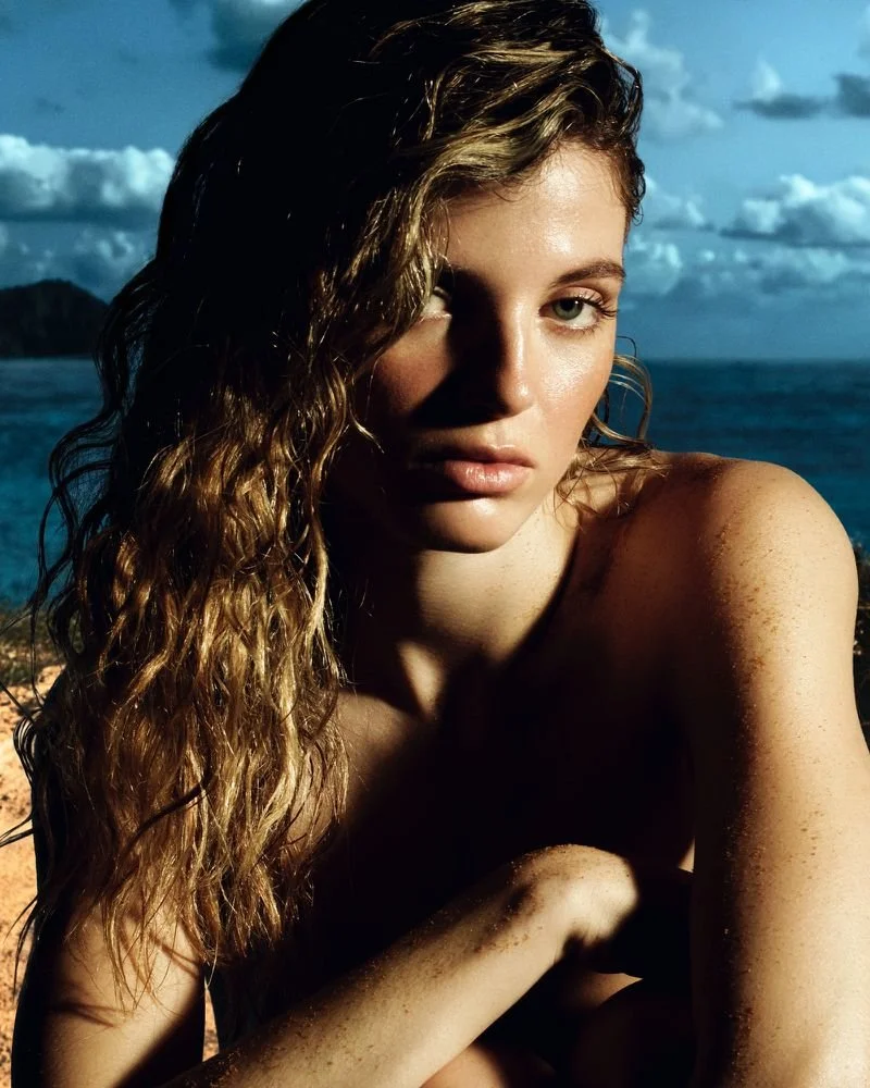 Olivia-Shelton-by-Hristo-Hristov-Vogue-Czech (1).jpg
