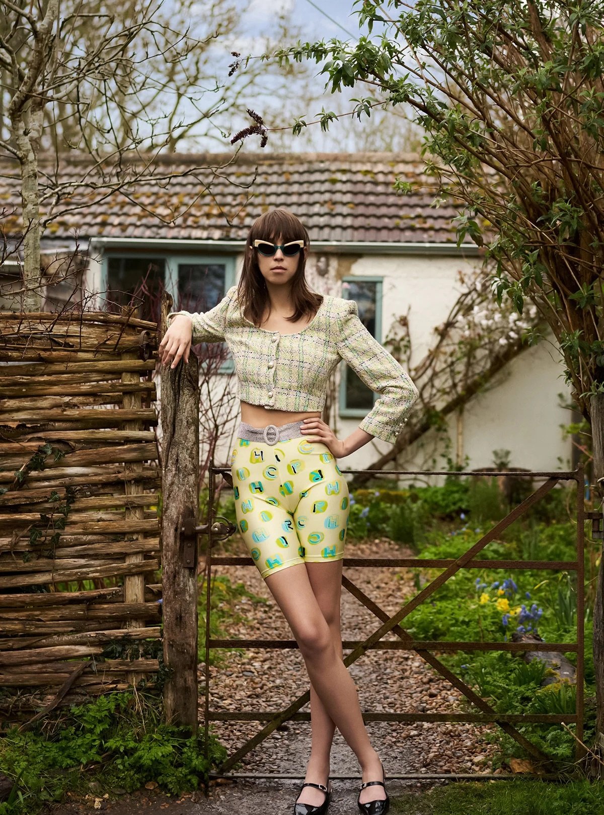 Vaughan-Ollier-by-Lynette-Garland-for-Harpers-Bazaar-UK-May-2022-14.jpg