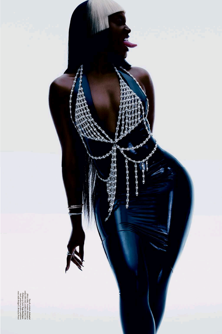 Iza-by-Lufre-in-Vogue Brazil-July-2022 (5).png