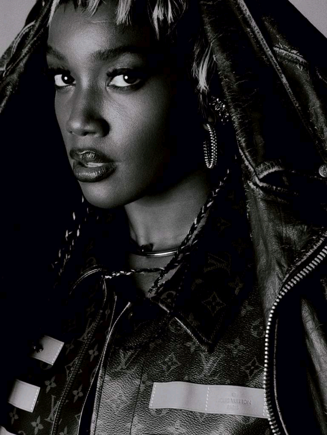 Iza-by-Lufre-in-Vogue Brazil-July-2022 (7).png