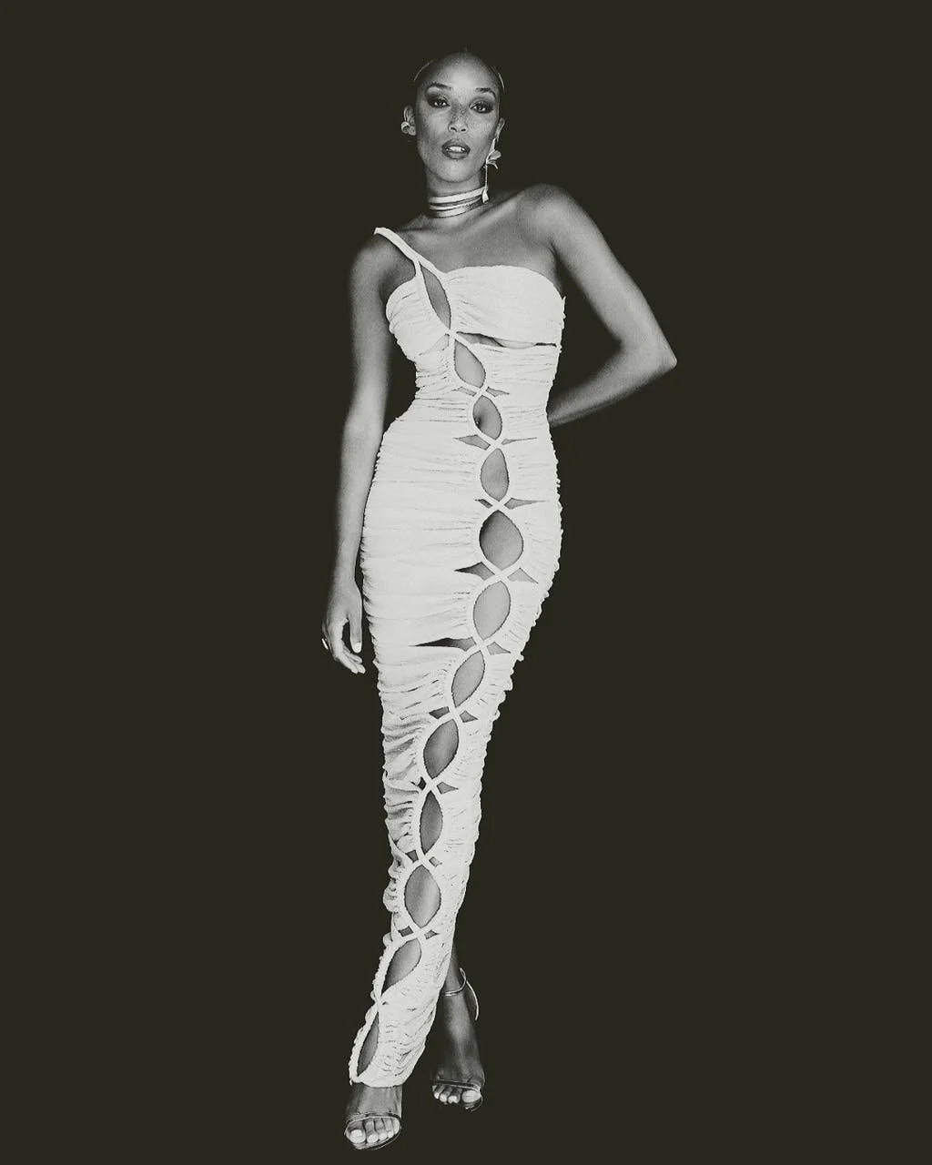 Shelby-Coleman-by-Manny-Roman-LOfficiel-Brazil-June-2022 (23).jpg