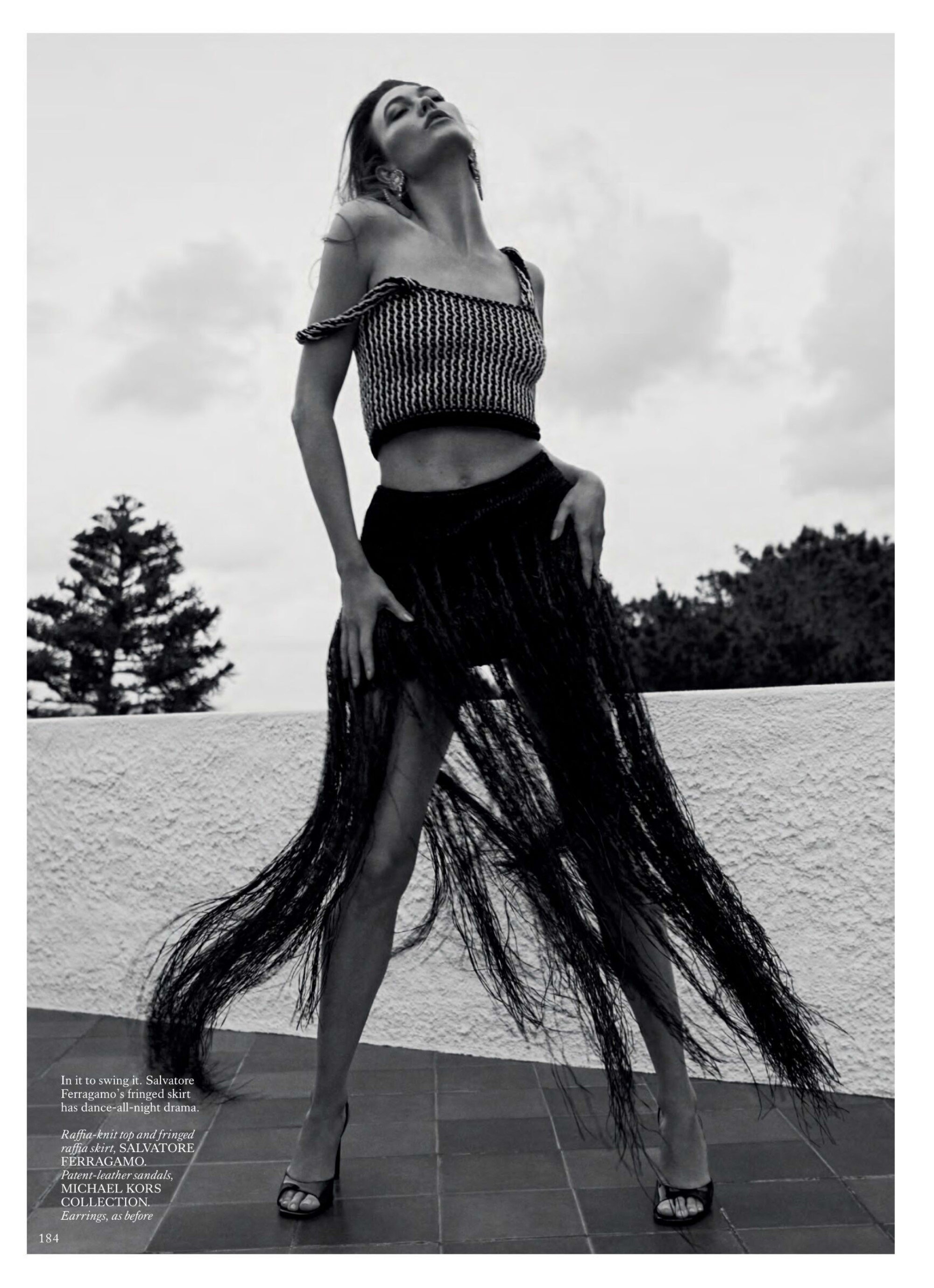 3-Karlie-Kloss-by-Lachlan-Bailey-Vogue-UK-July-2022-b.jpg