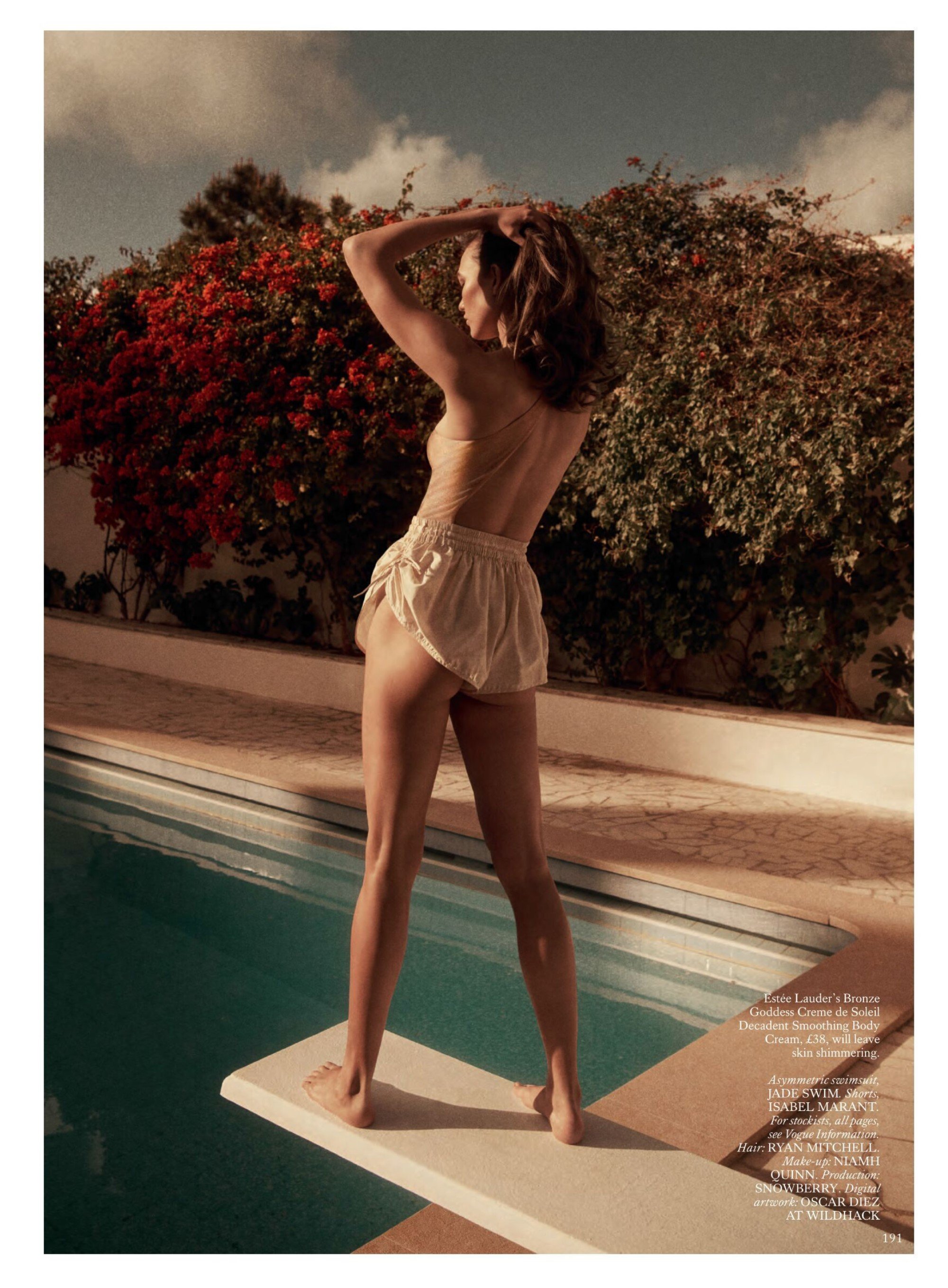 6-Karlie-Kloss-by-Lachlan-Bailey-Vogue-UK-July-2022-b.jpg