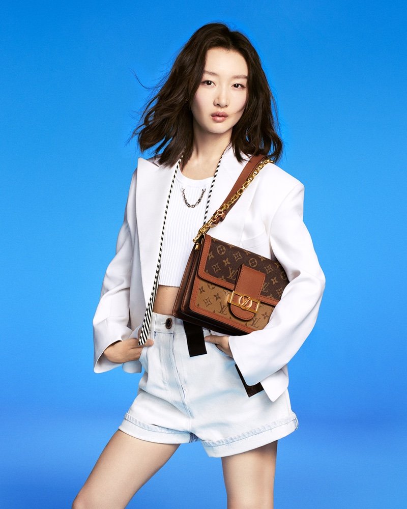 Louis-Vuitton-Dauphine-Handbag-Spring-2022-Campaign03.jpg