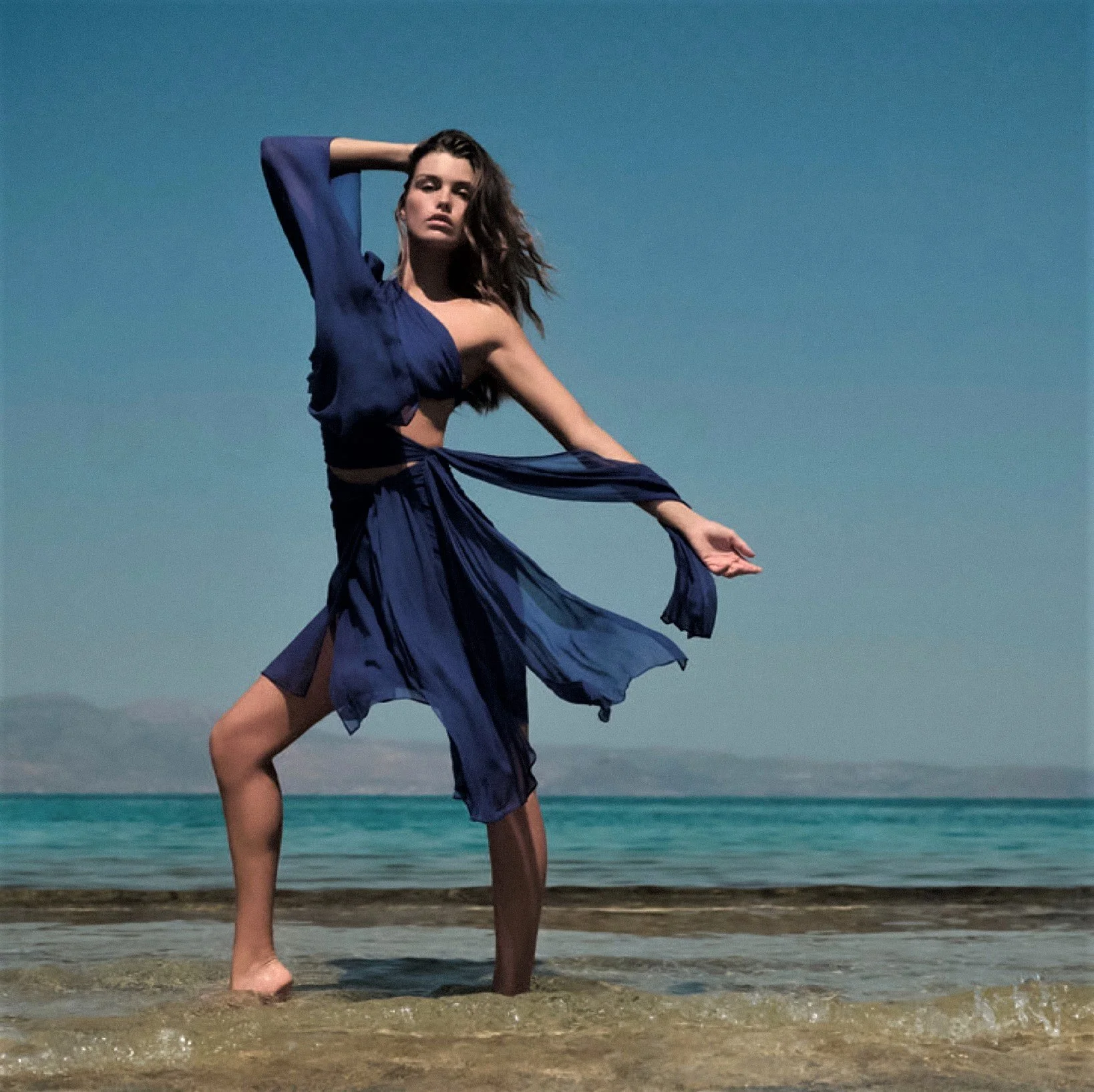 Luna Bijl in 'The Big Blue' by Panos Davios for Vogue Greece — Anne of