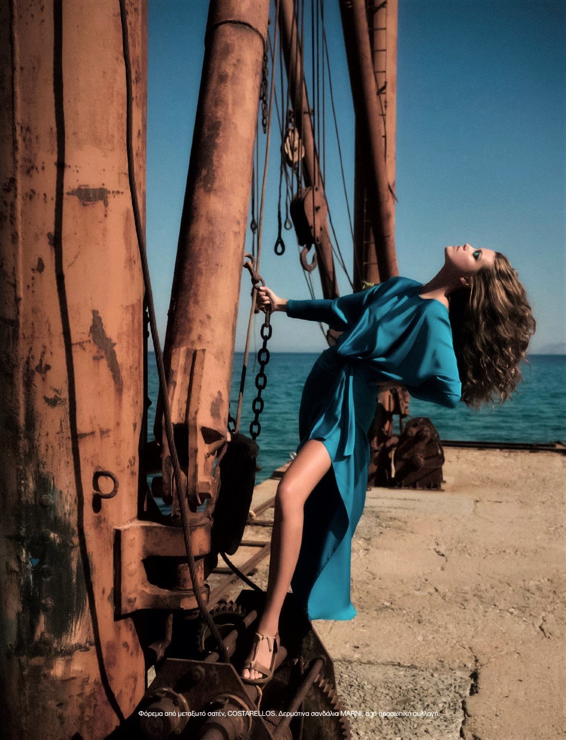 Luna-Bijl-Vogue-Greece-July-August-2022 (16).jpg
