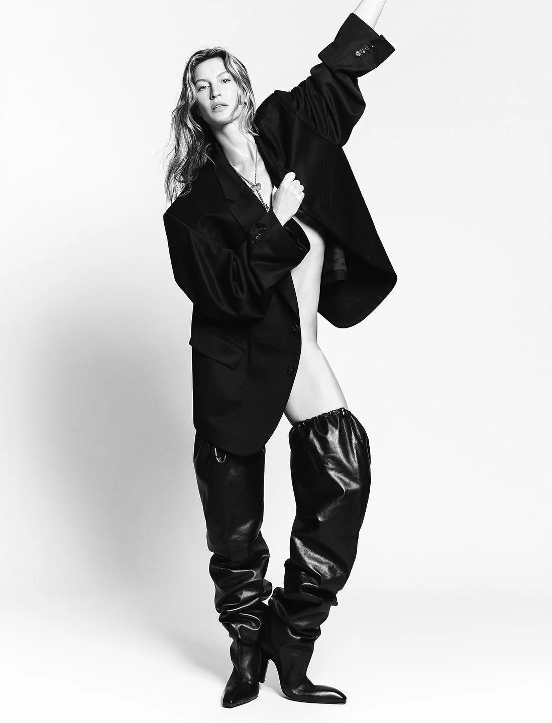 Gisele Covers Dust Magazine FW 2022, by Luigi and Iango — Anne of