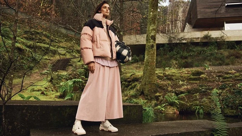 Taylor-Hill-Weekend-Max-Mara-Fall-2022-by-Lachlan-Bailey (1).jpg