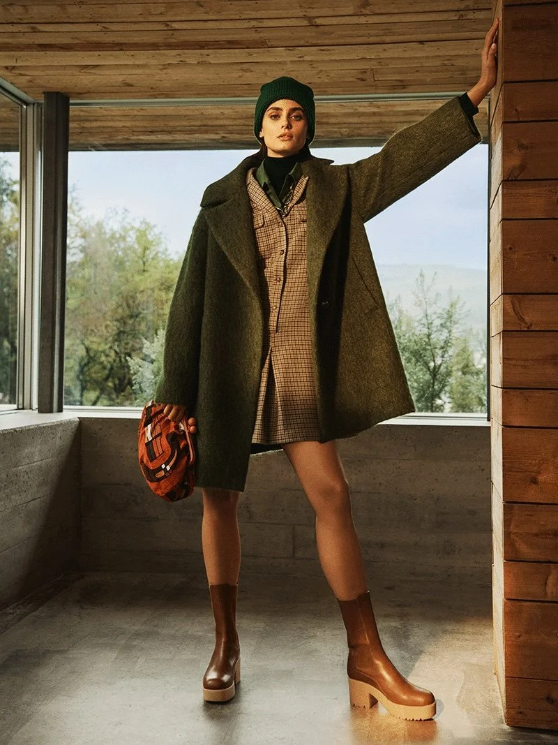 Taylor-Hill-Weekend-Max-Mara-Fall-2022-by-Lachlan-Bailey (8).jpg
