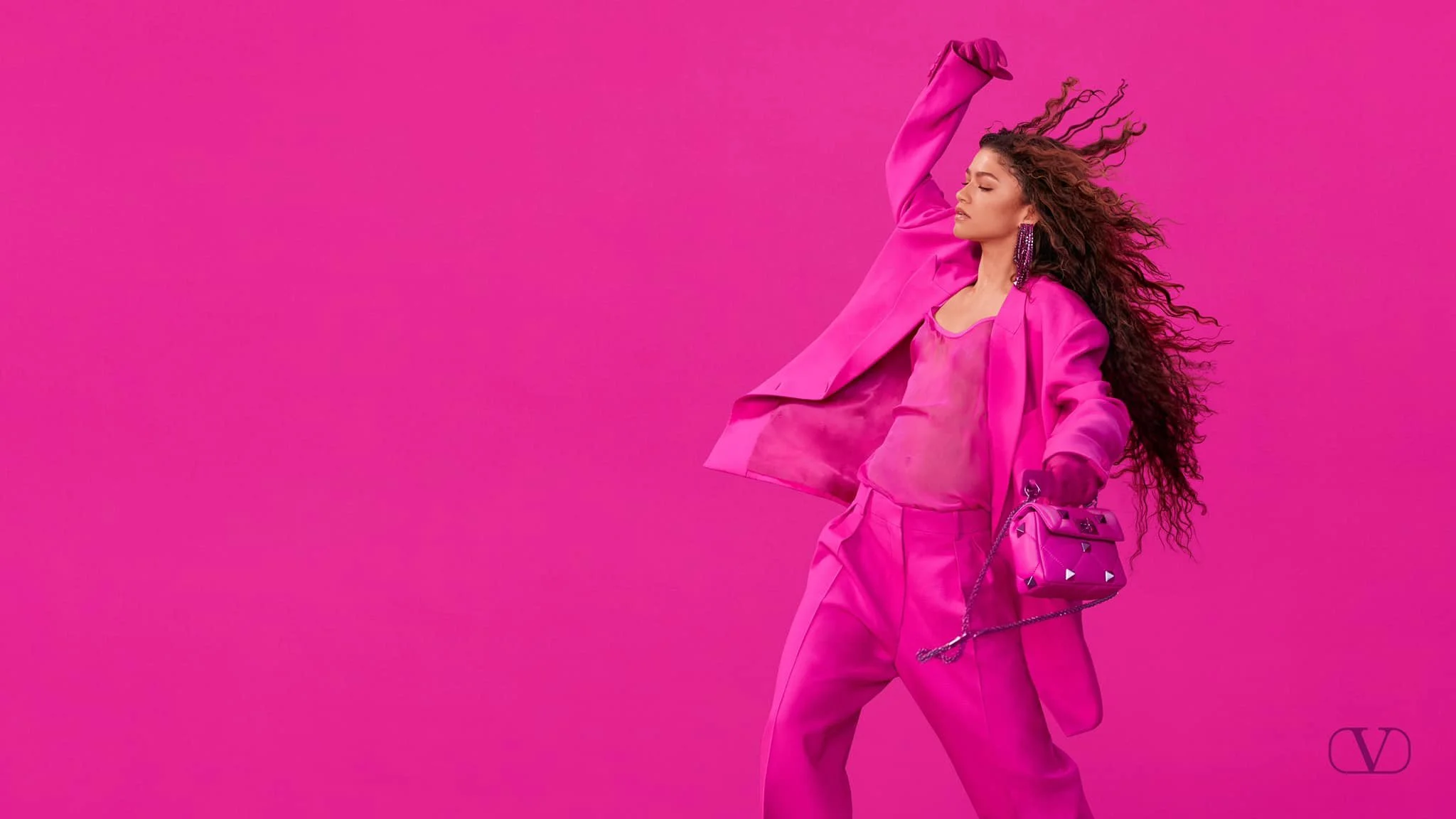 Valentino-Pink-PP-Fall-2022-Ad-Campaign-Michael-Bailey-Gates (2).jpg