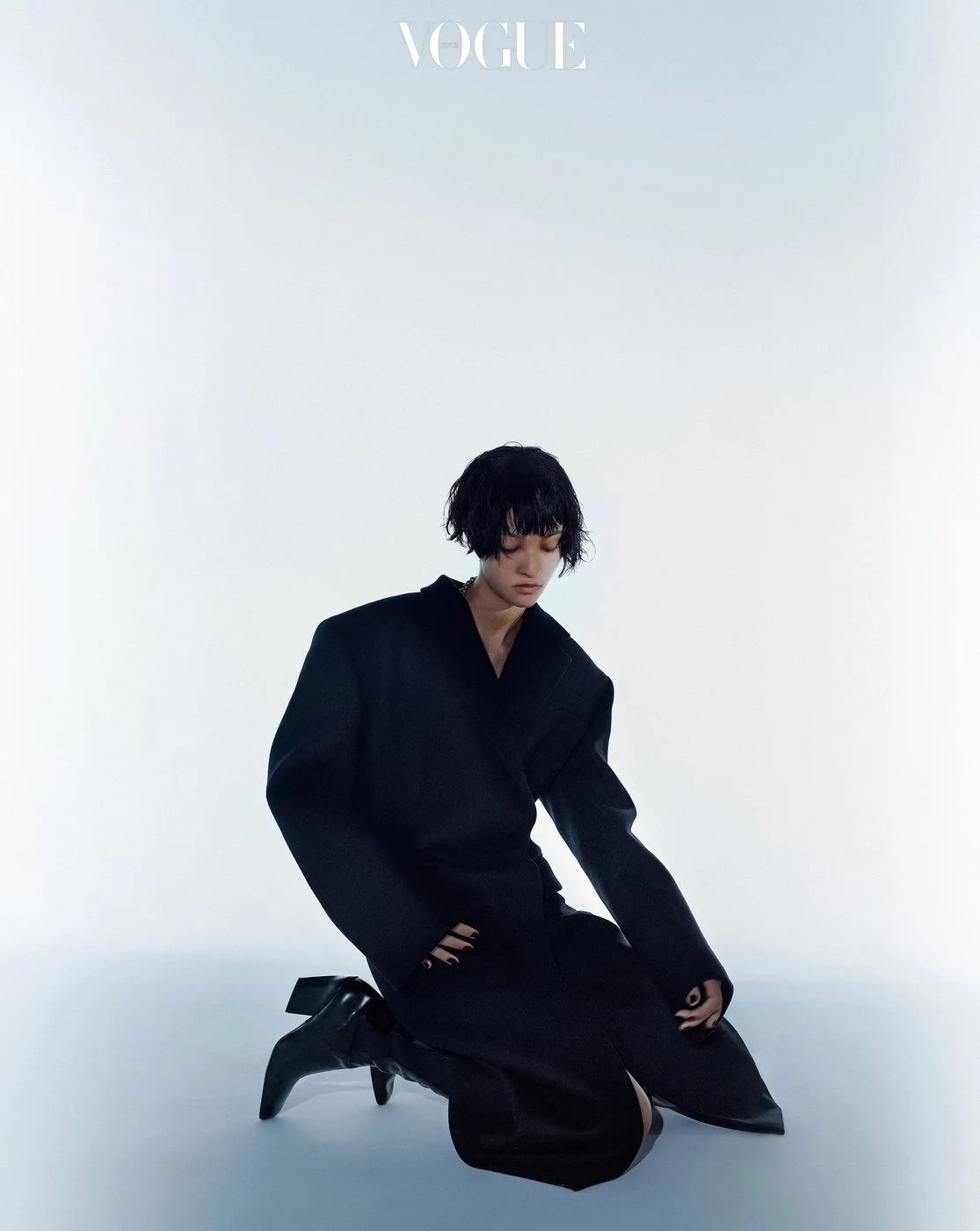 America-Gonzzalez-by-Hyea-W-Kang-Vogue-Korea-September-2022 (2).jpg