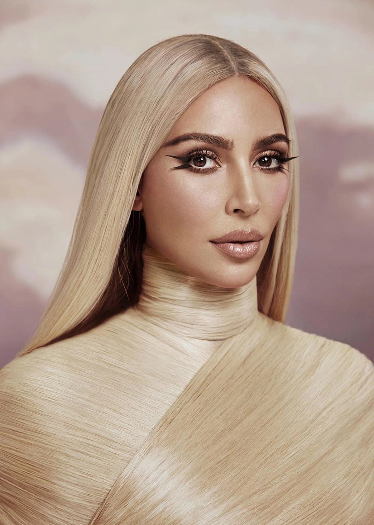 Kim-Kardashian-covers-Allure-US-August-2022-by-Danielle-Levitt-4.jpg