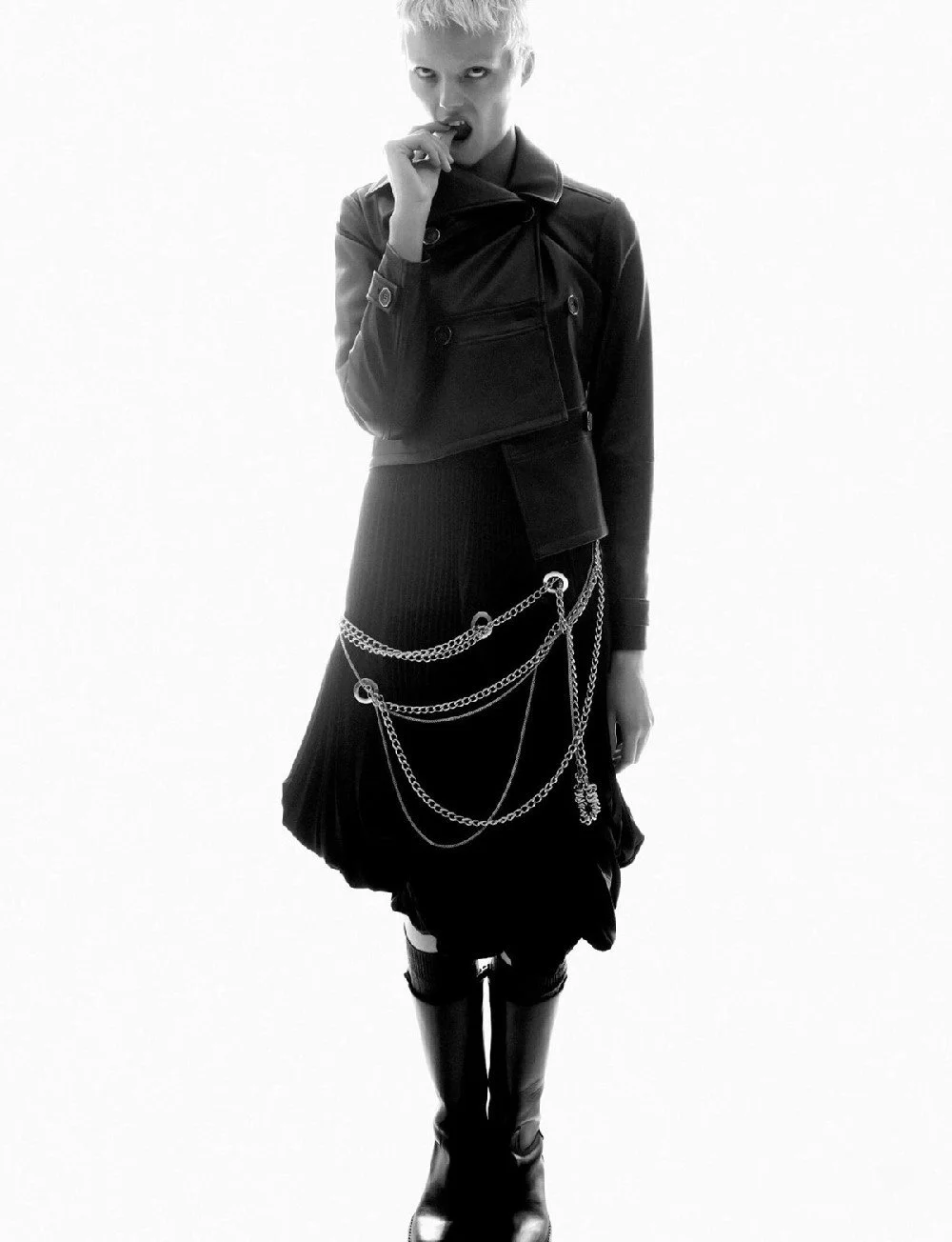 Maaike-Klaasen-by-Rory-van-Millingen-for-Numero-September-2022-10.jpg