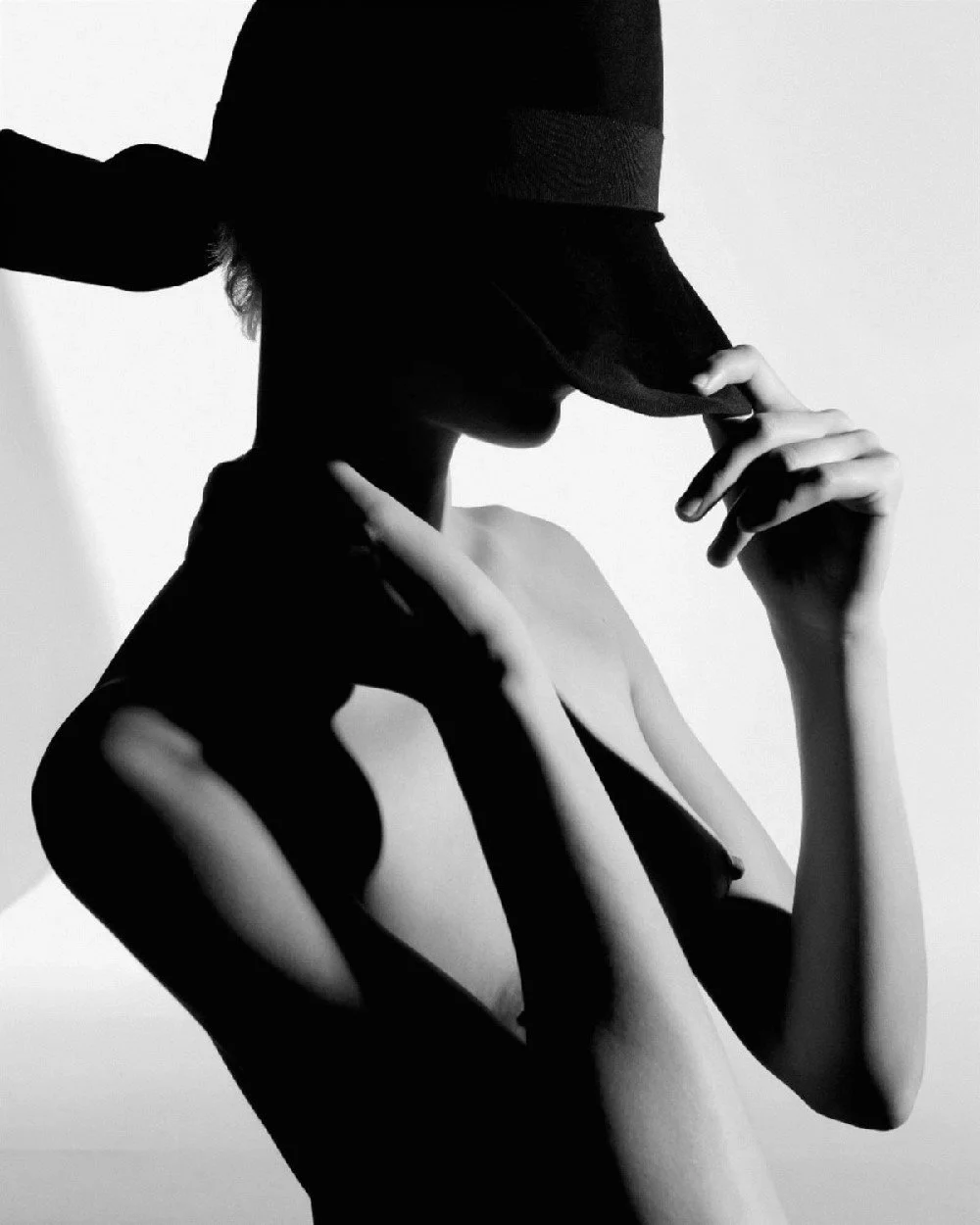 Maaike-Klaasen-by-Rory-van-Millingen-for-Numero-September-2022-2.jpg