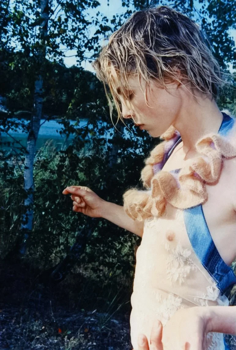 Edie-Campbell-by-Drew-Vickers-d-la-Repubblica-9.jpeg