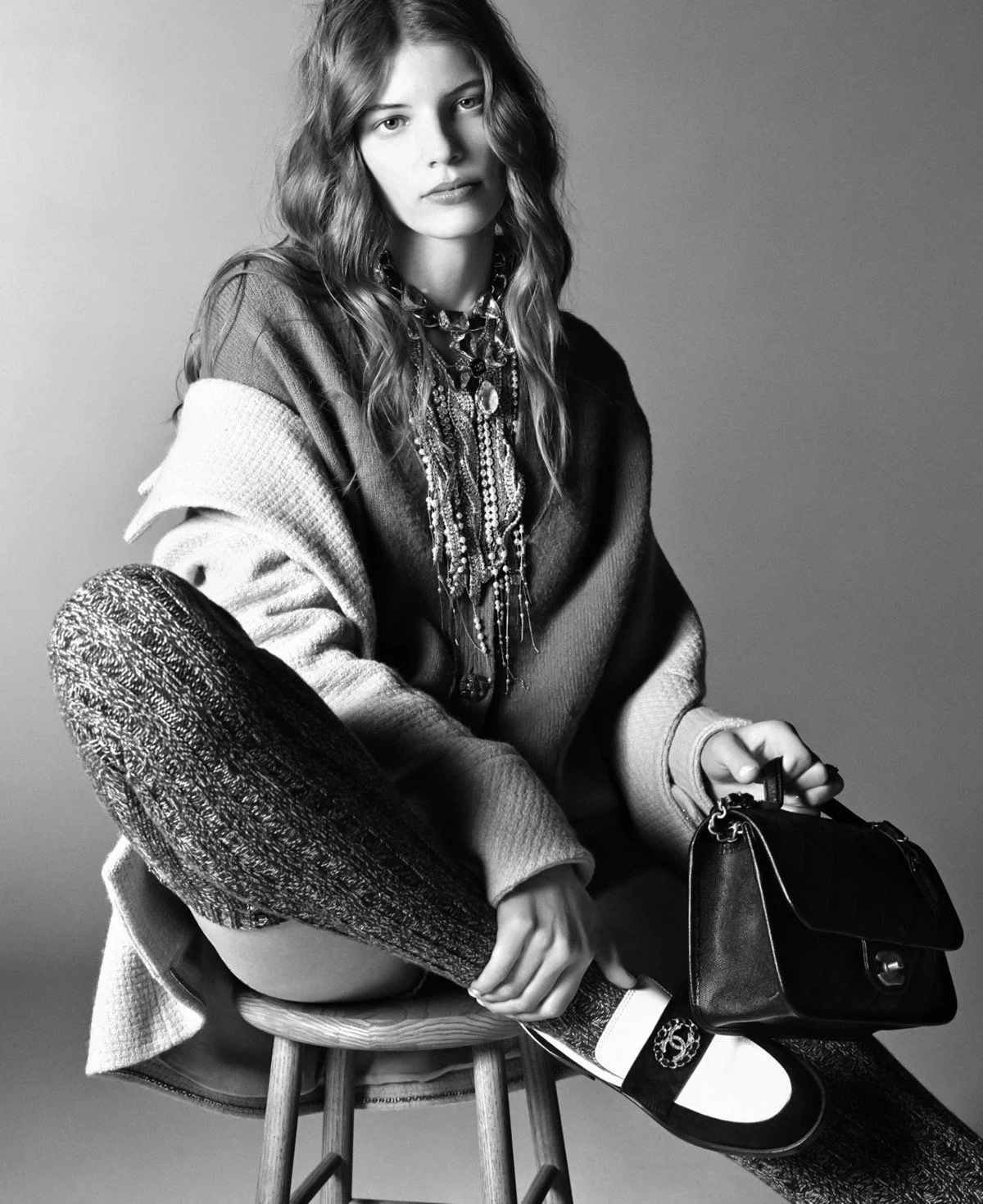 Mirthe-Dijk-and-Evie-Harris-by-Christian-MacDonald-for-Elle-US-September-2022-7.jpeg