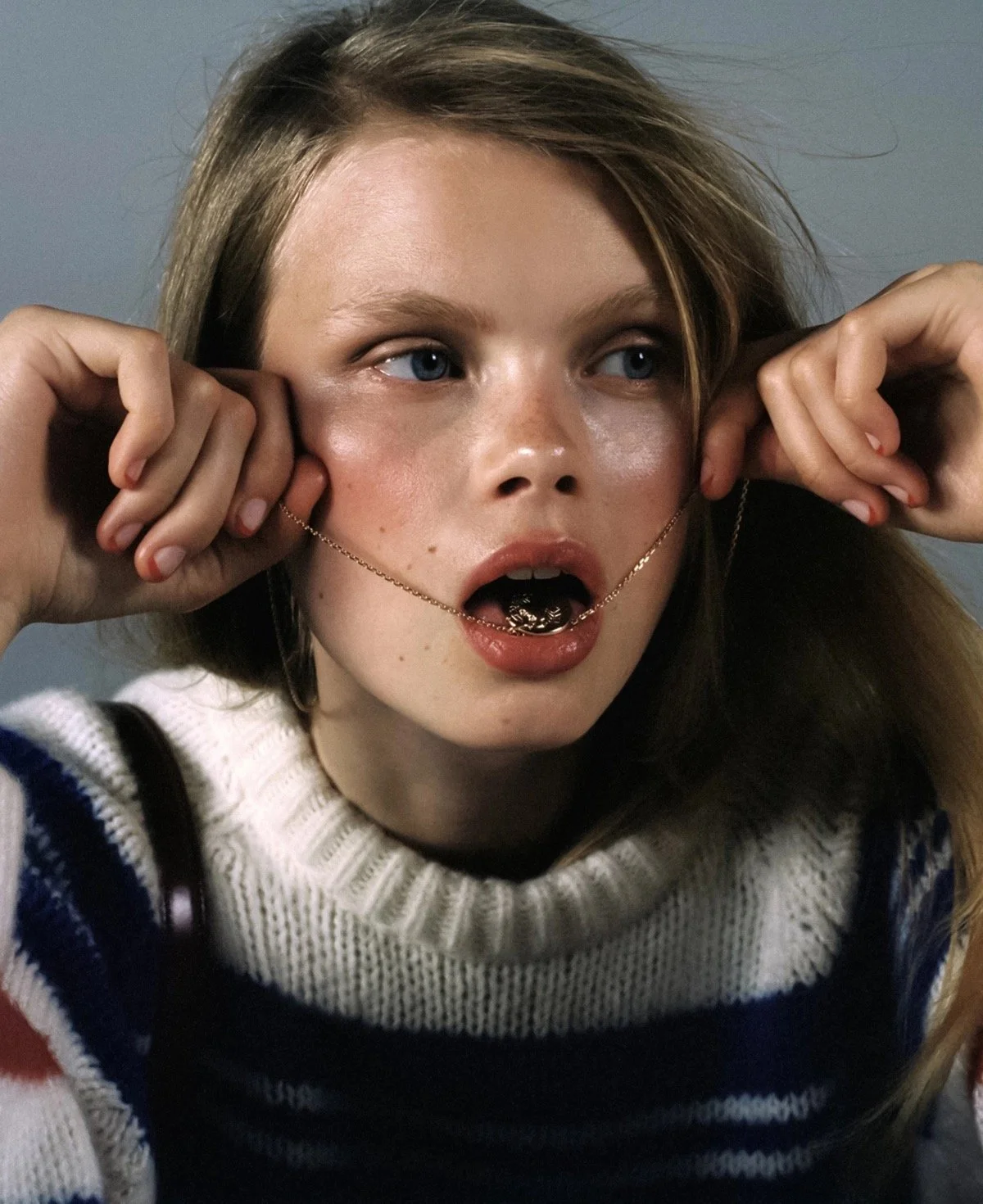 Mirthe-Dijk-and-Evie-Harris-by-Christian-MacDonald-for-Elle-US-September-2022-9.jpeg