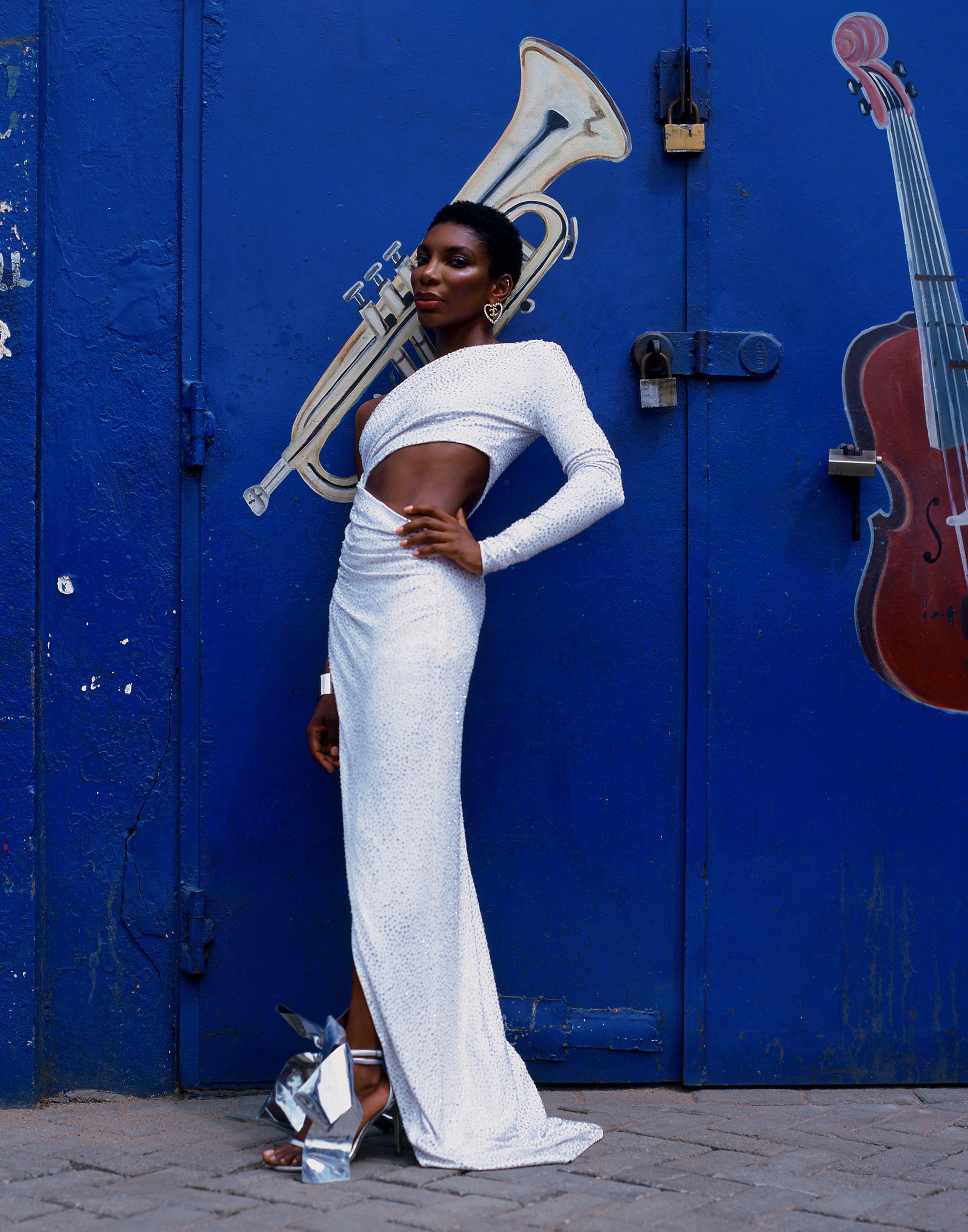 Michaela-Coel-covers-Vogue-November-Lensed-in-Ghana-by-Malick-Bodian-12.jpeg