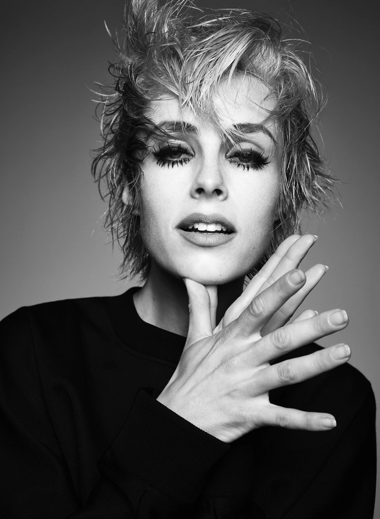 Edie-Campbell-by-Nathaniel-Goldberg-V-Magazine-202200011.jpeg