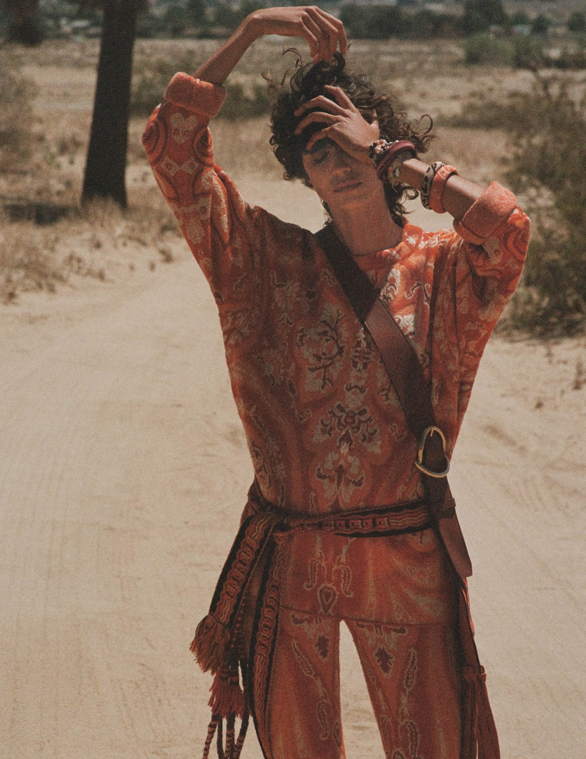 Etro-Fall-2022-Campaign-by-Henrik-Purienne00007.jpeg