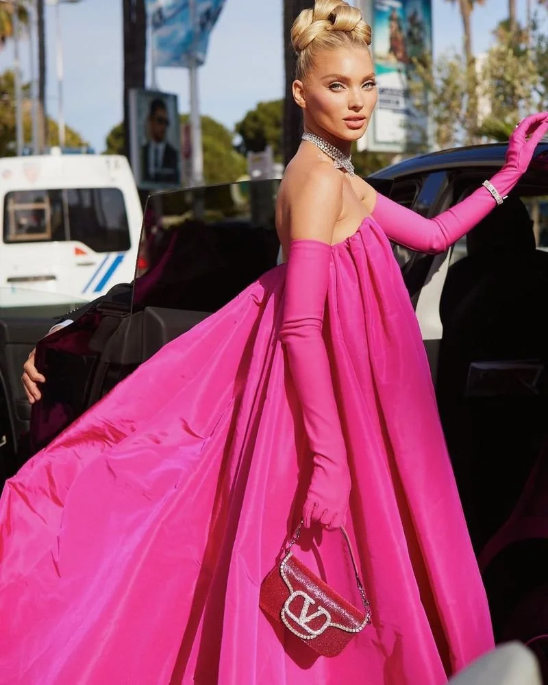 Elsa-Hosk-by-Derek-Kettela-Messika-in-Cannes-202200008.jpeg