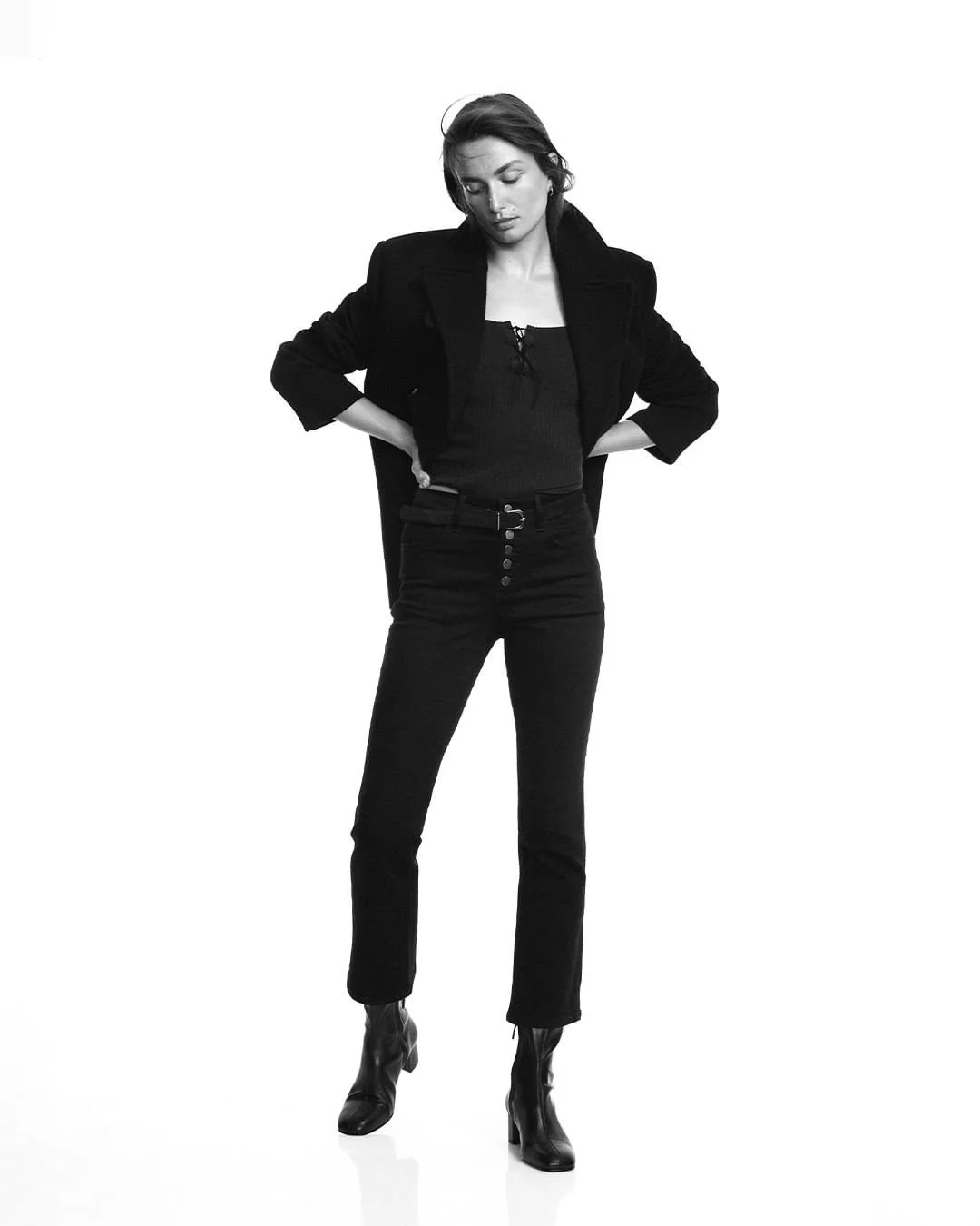 Andreea-Diaconu-by-David-Sims-Zara-Classics-FW202200012.jpg