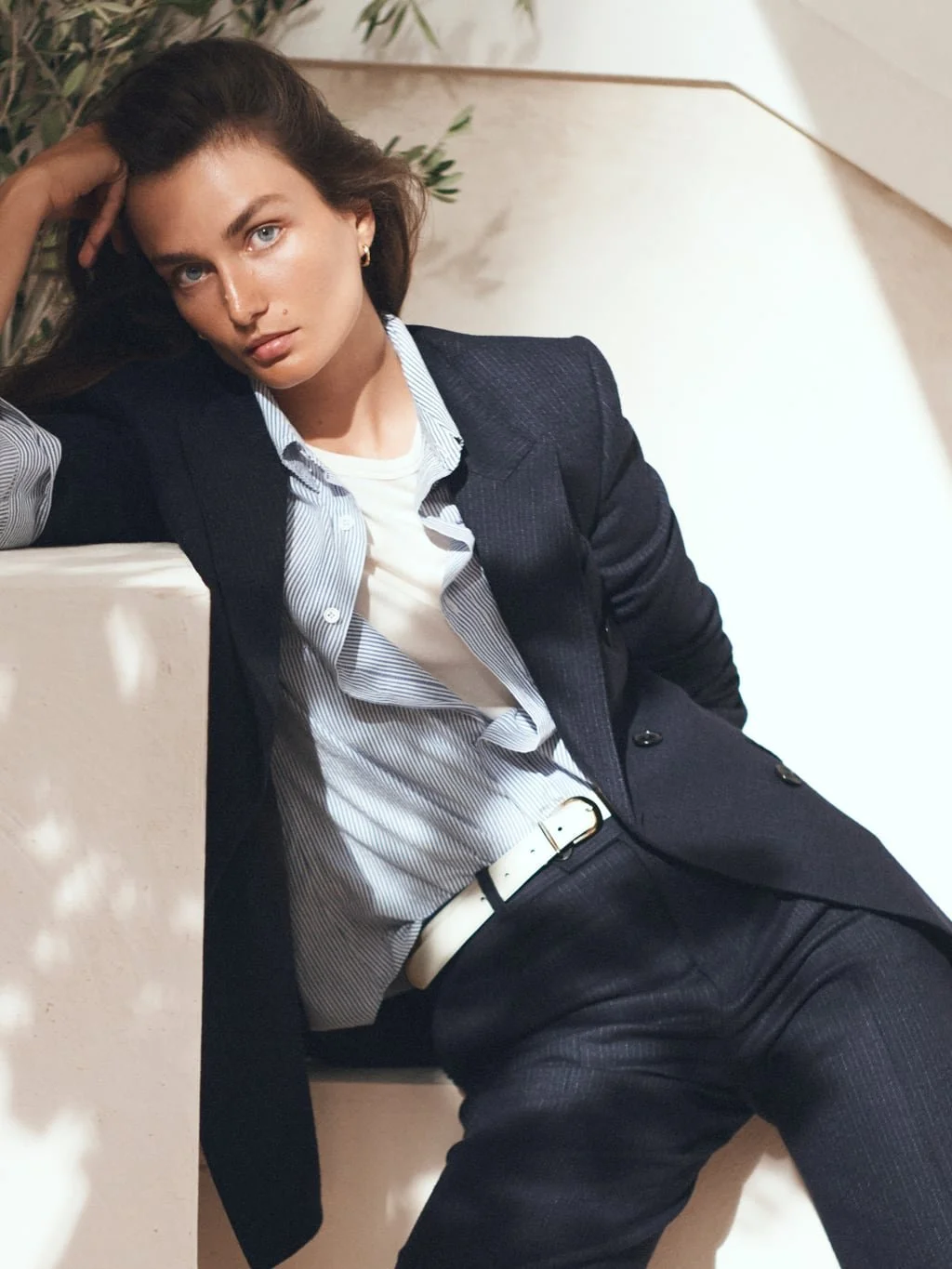 Andreea-Diaconu-by-David-Sims-Zara-Classics-FW202200010.jpg