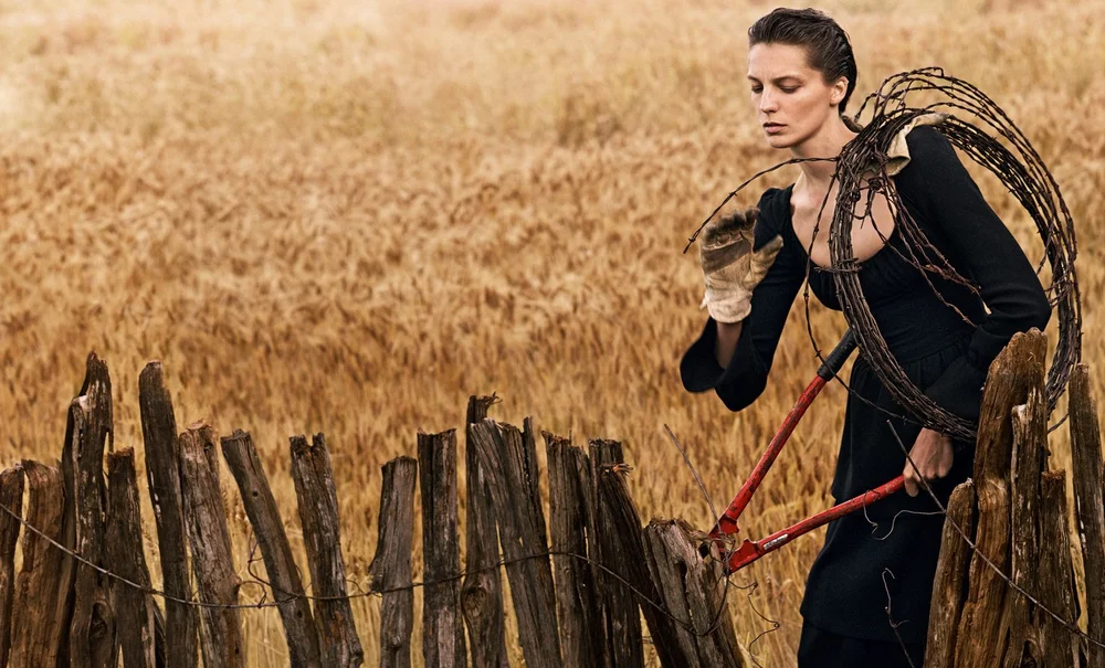 Daria-Werbowy-by-Mikael-Jansson-Porter-Fall-2015-00008.jpeg