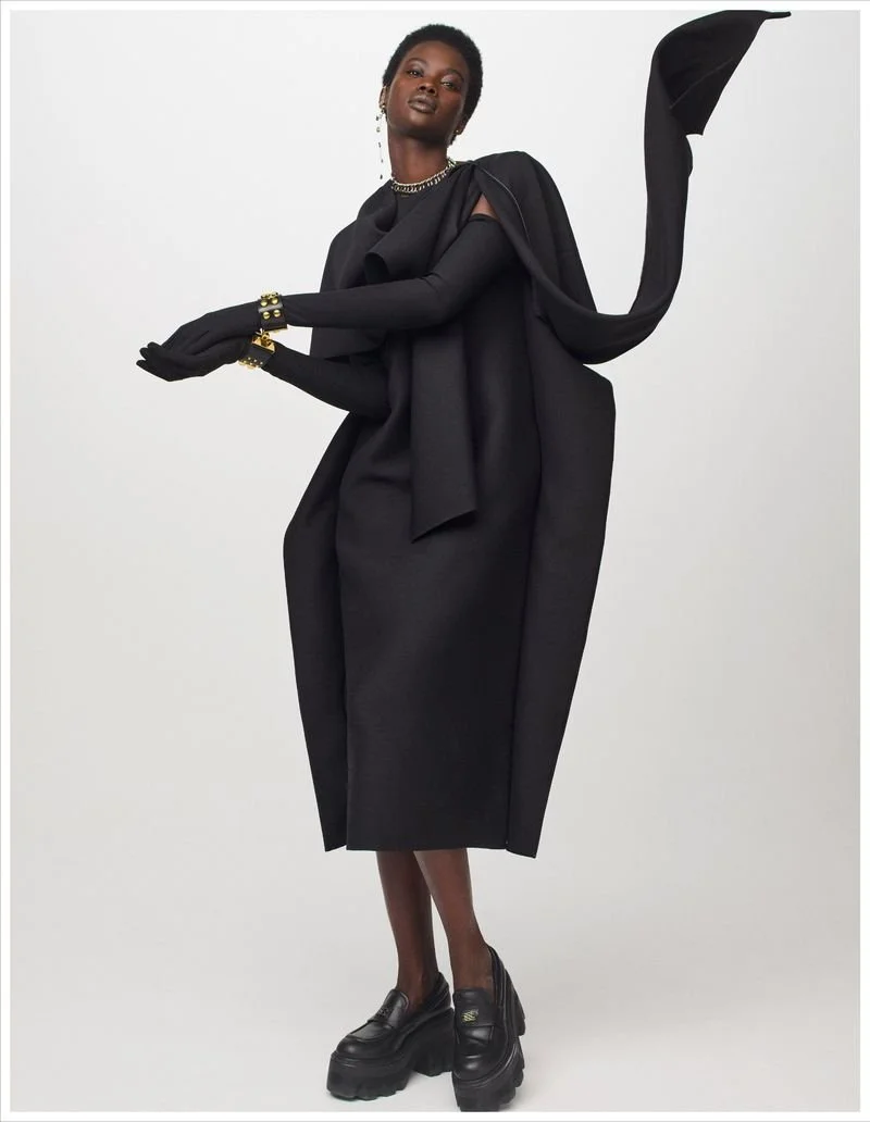 Fatou-Jobe-by-Jason-Kibbler-ELLE-UK-Nov-202200005.jpeg