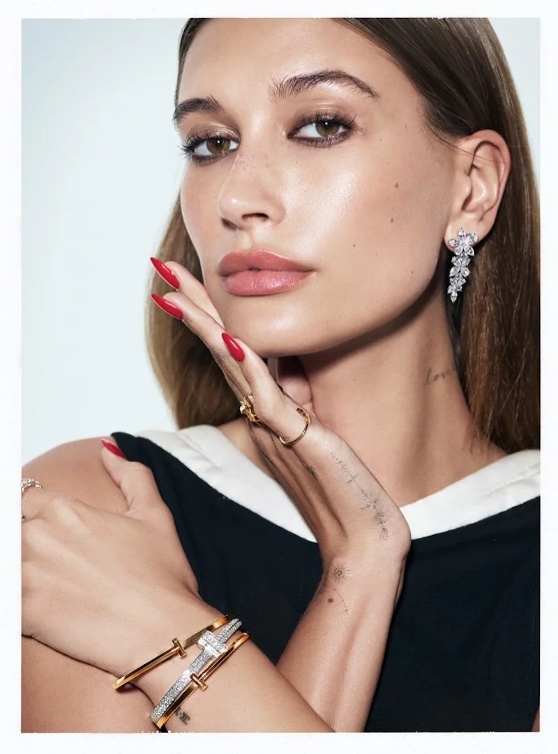 1-Hailey-Bieber-Tiffany-Co-Holiday-2022-Campaign04.jpeg