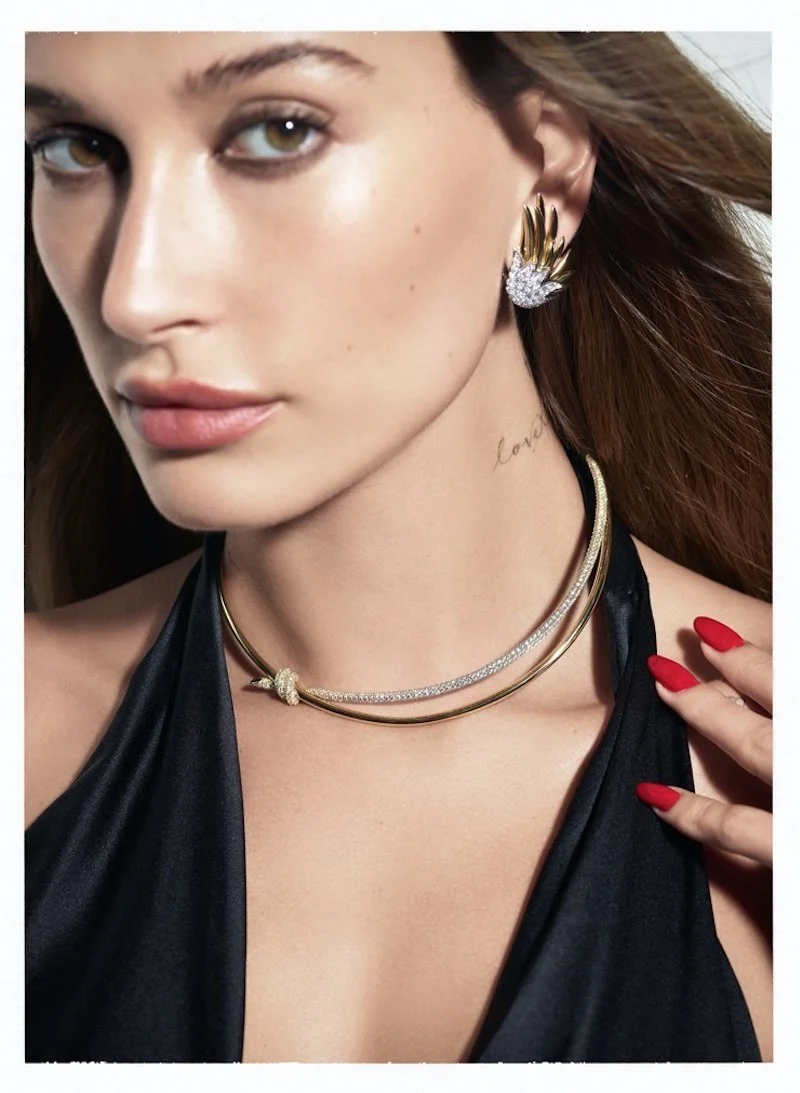 1-Hailey-Bieber-Tiffany-Co-Holiday-2022-Campaign01.jpeg