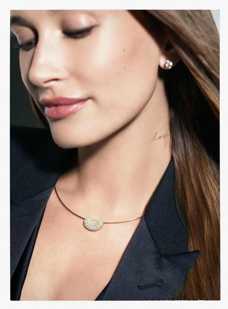 1-Hailey-Bieber-Tiffany-Co-Holiday-2022-Campaign09.jpeg