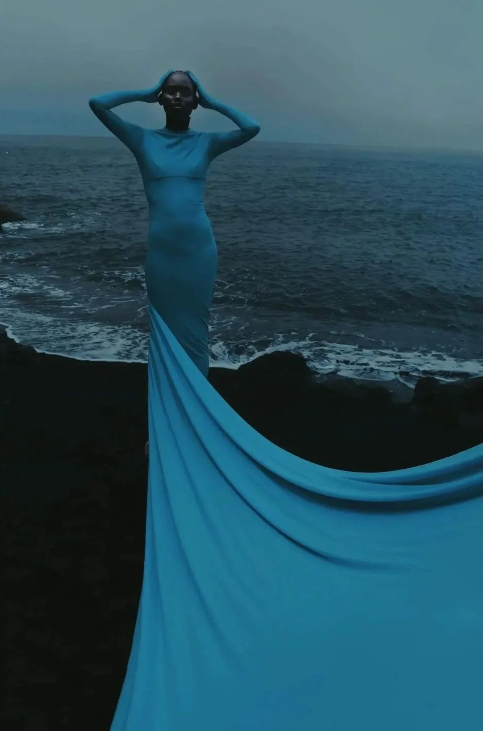 Fanny-Latour-Lambert-La-Priode-Bleue-Vogue-Poland-00005.jpeg