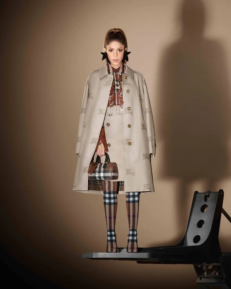 Shakira-by-Torso-Burberry-Holiday-2022-00004.jpeg