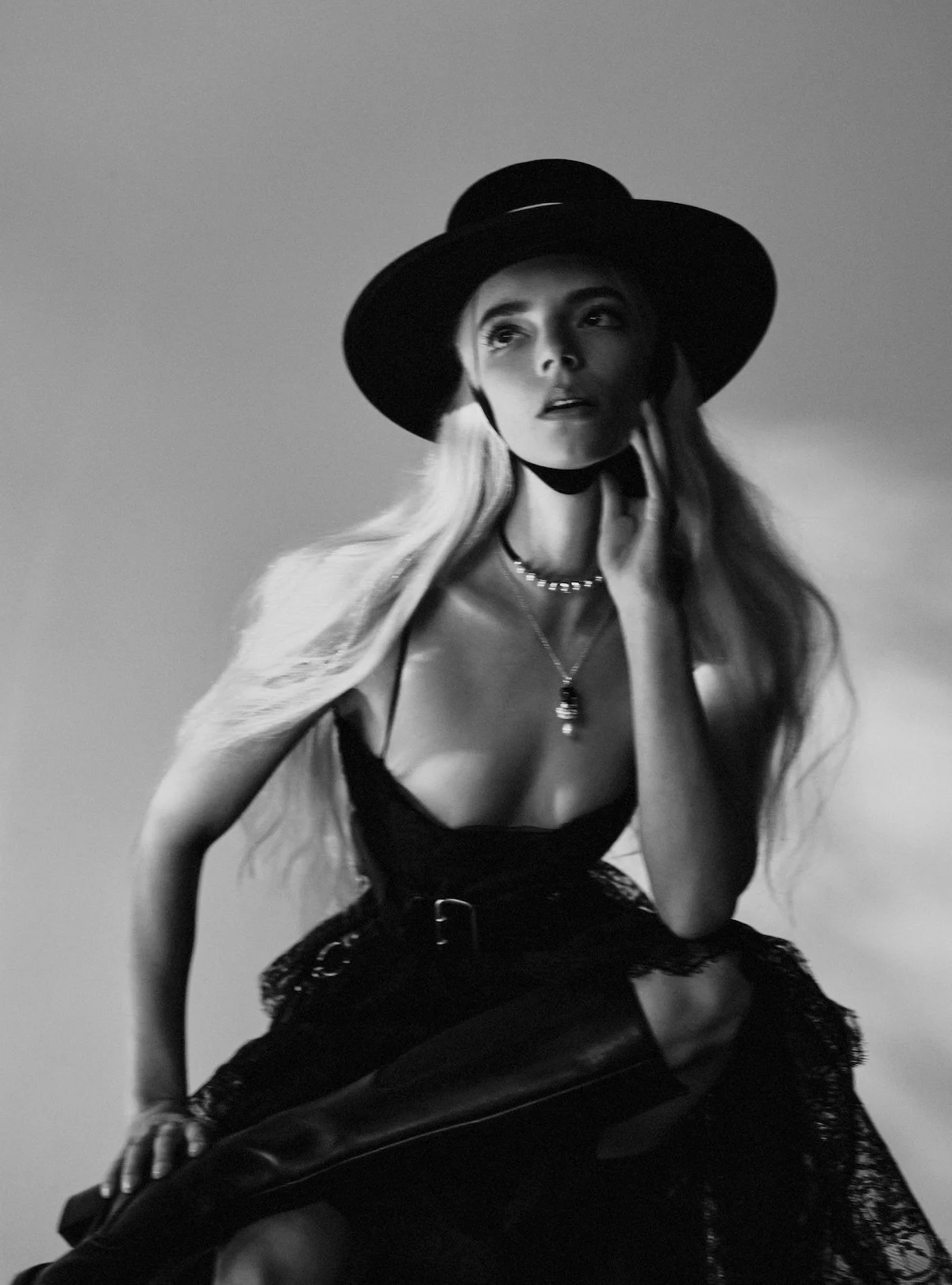 Anya-Taylor-Joy-by-Georges-Antoni-Harpers-Bazaar-UK=December-2022-00007.jpeg