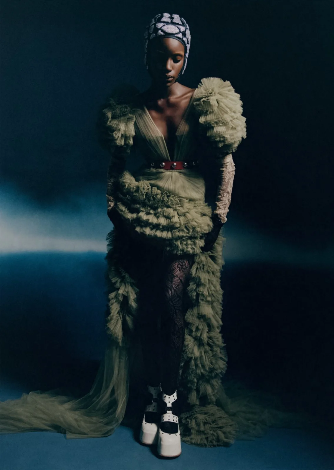 Nadine-Ijewere-Grand-Entrance-Vogue-UK-December-2022-00011.jpeg