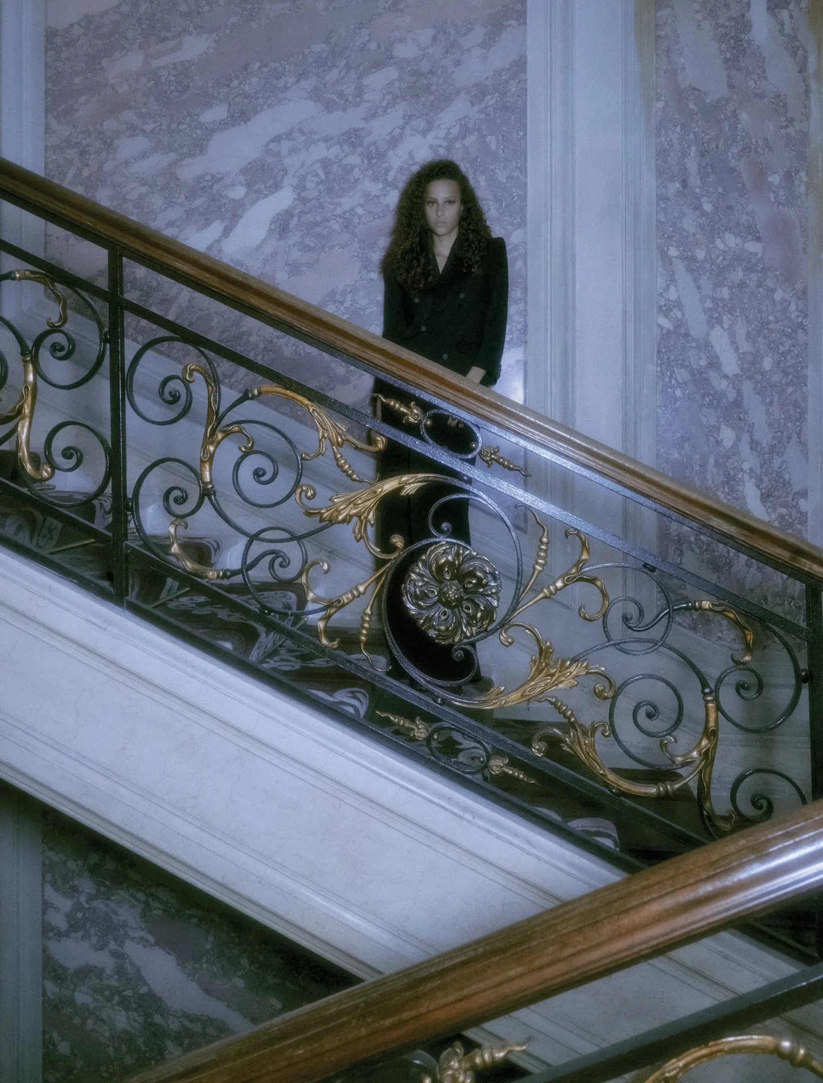 Paris-by-Sonyi-Yoon-for-Vogue-Korea-November-2022-00005.jpeg