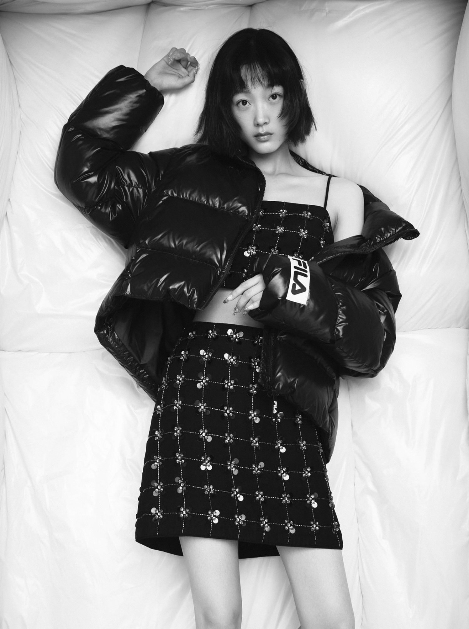 Lee-Yoo-Mi-by-Yeongjun-Kim-Vogue-Korea-November-2022-00003.jpeg