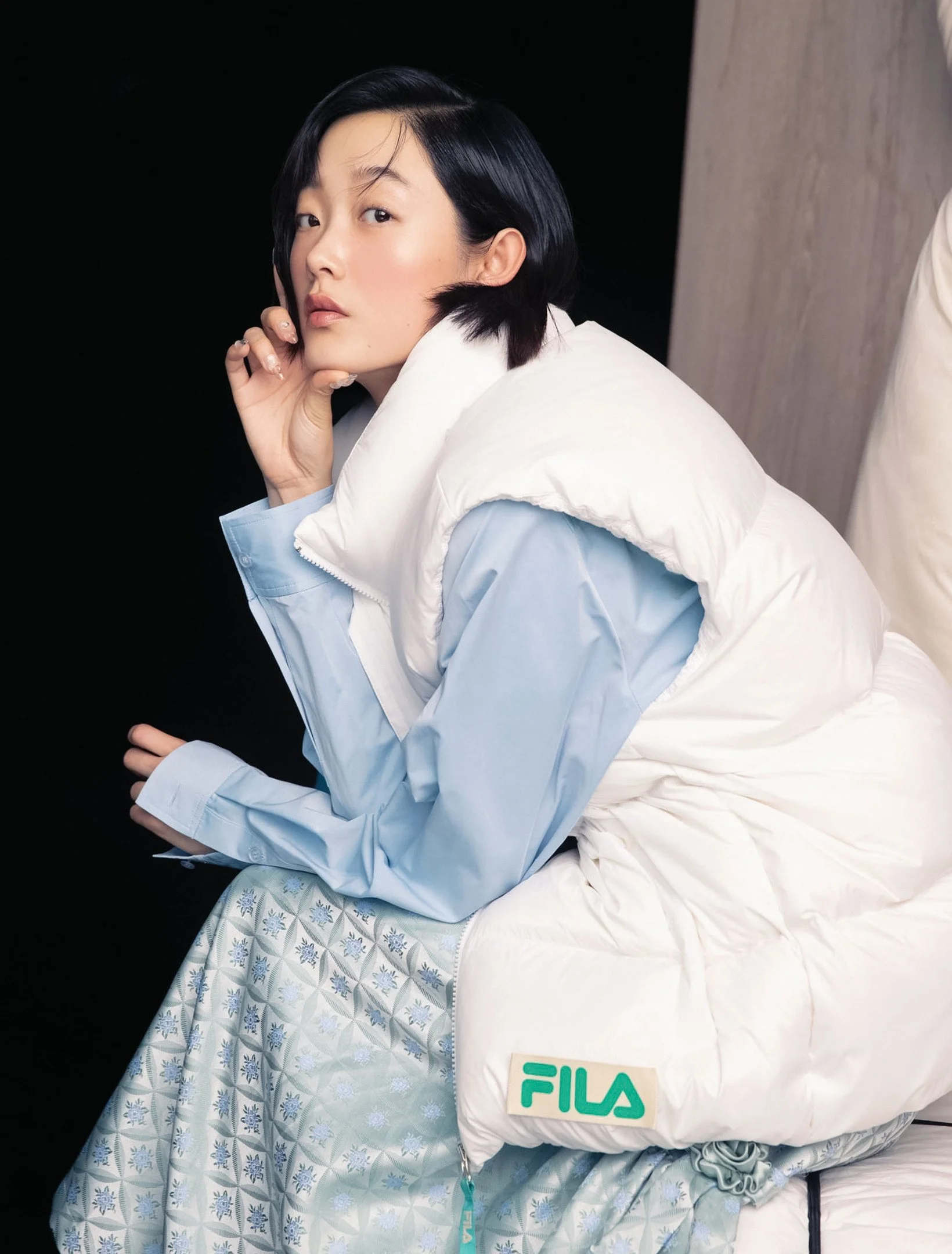 Lee-Yoo-Mi-by-Yeongjun-Kim-Vogue-Korea-November-2022-00004.jpeg