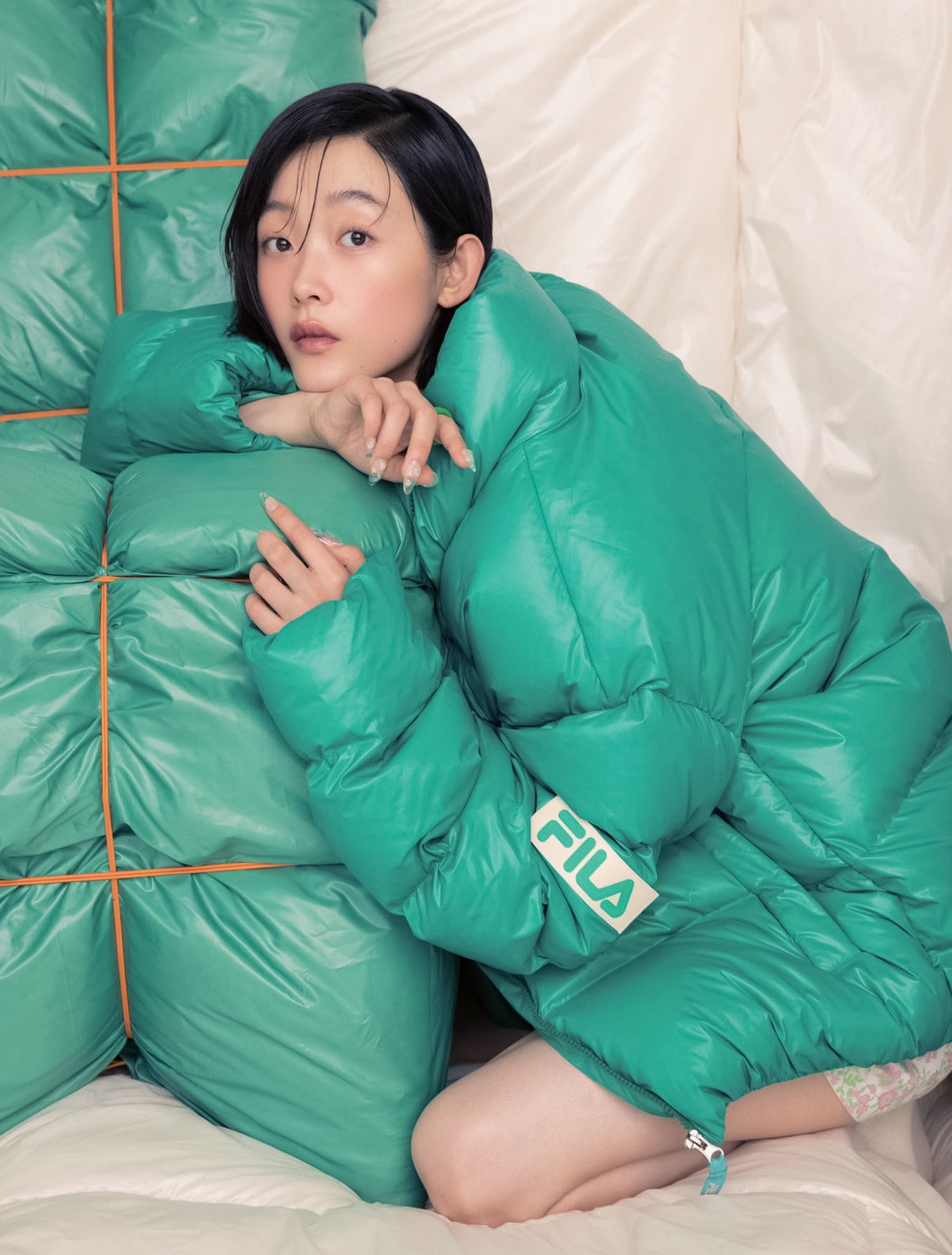 Lee-Yoo-Mi-by-Yeongjun-Kim-Vogue-Korea-November-2022-00008.jpeg