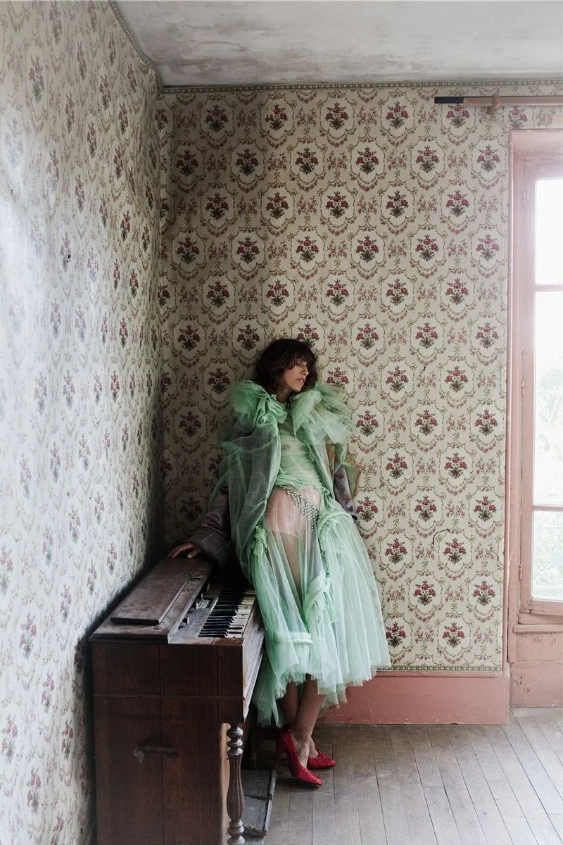 Lorelle-Rayner-by-P.A.-Hue-de-Fontenay-Vogue-Greece-December-2022-00008.jpeg