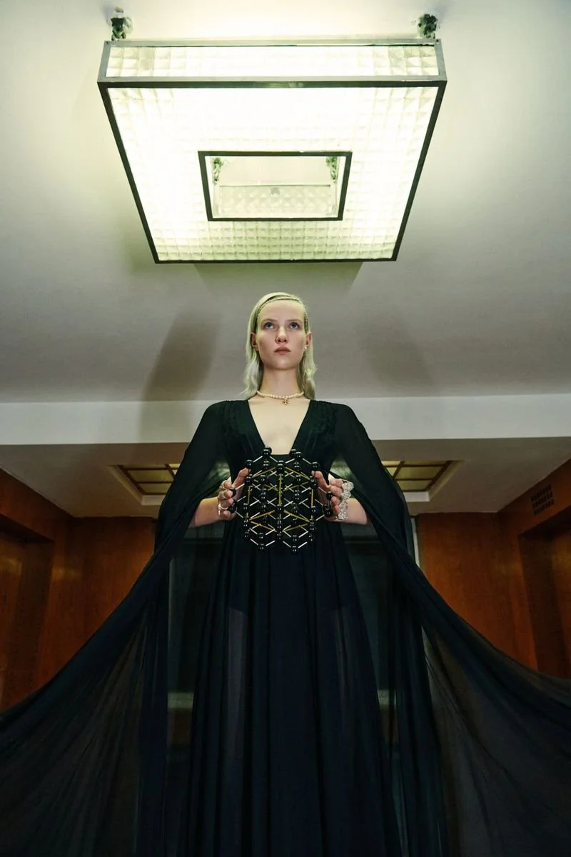 Feli-Rasztar-by-Hana-Krizova-by-Harpers-Bazaar-Czech-Dec-2022-00012.jpeg